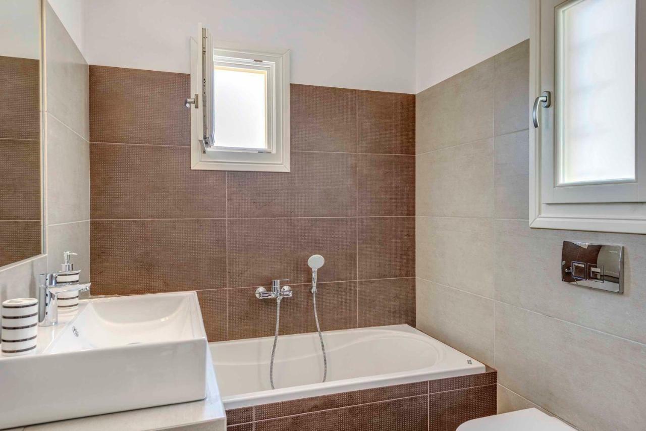 Villa Alba In Syros With Private Jacuzzi อาโซลิมโนส ภายนอก รูปภาพ